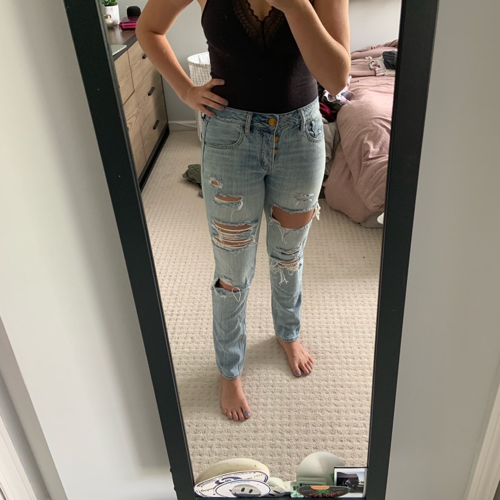 American Ragle Light Wash Boyfriend Jeans